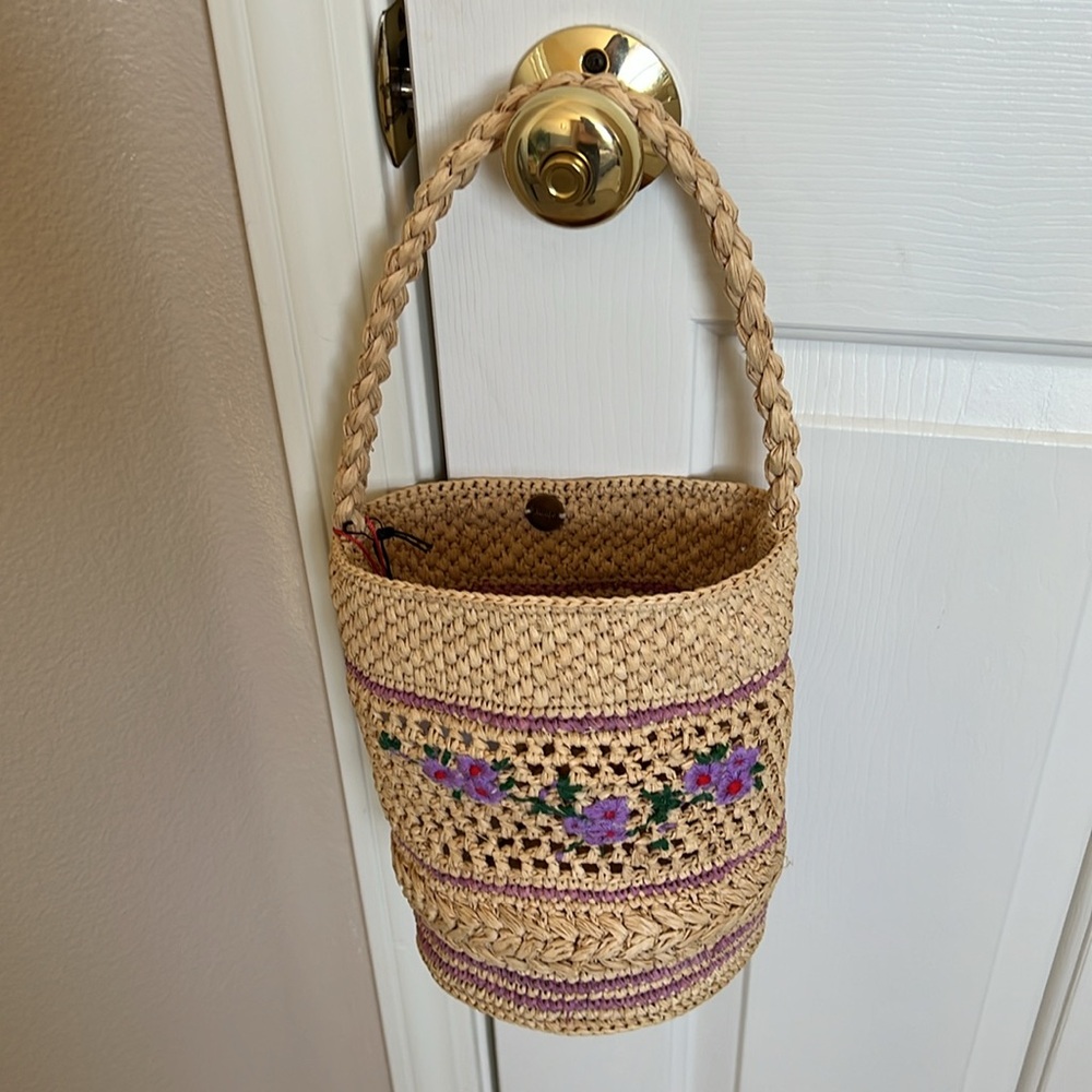 Rouje Pertristan Basket